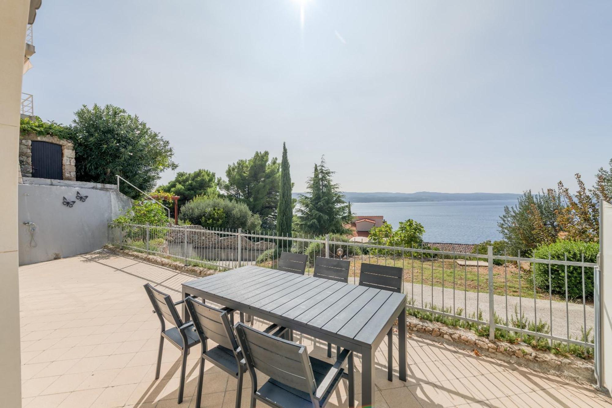 Apartments With Pool Vrdoljak โอมิช ห้อง รูปภาพ