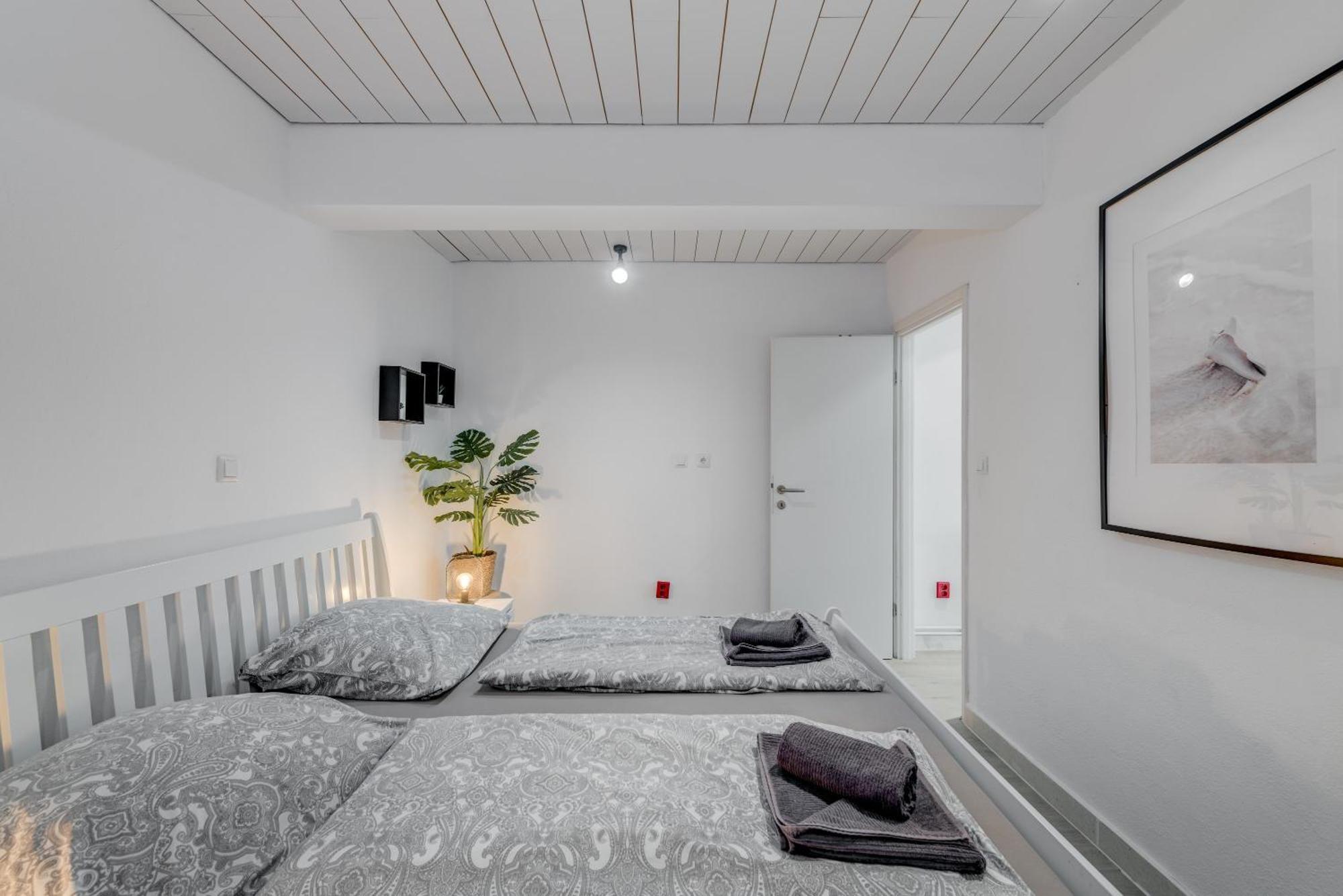 Apartments With Pool Vrdoljak โอมิช ห้อง รูปภาพ