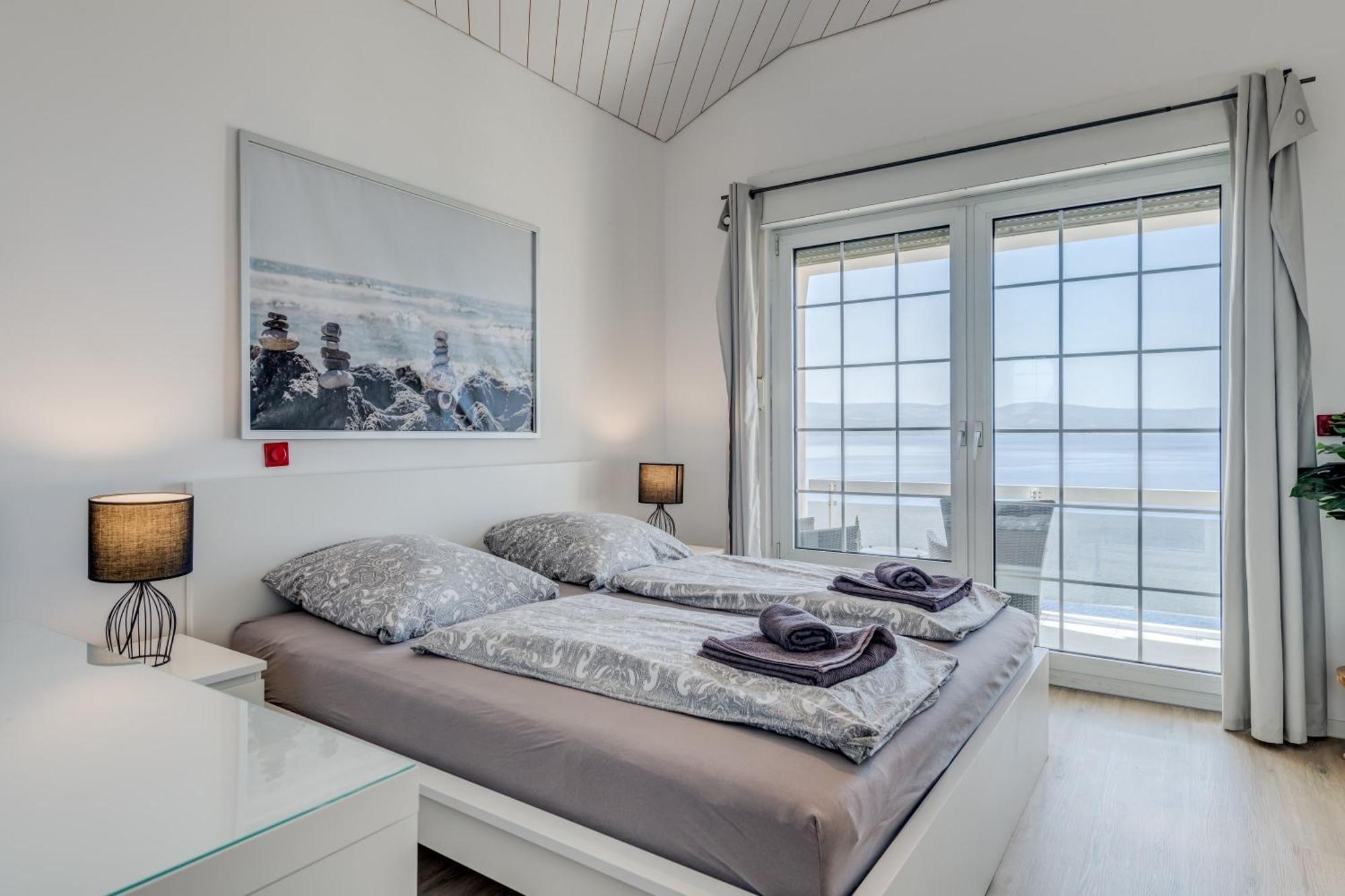 Apartments With Pool Vrdoljak โอมิช ห้อง รูปภาพ