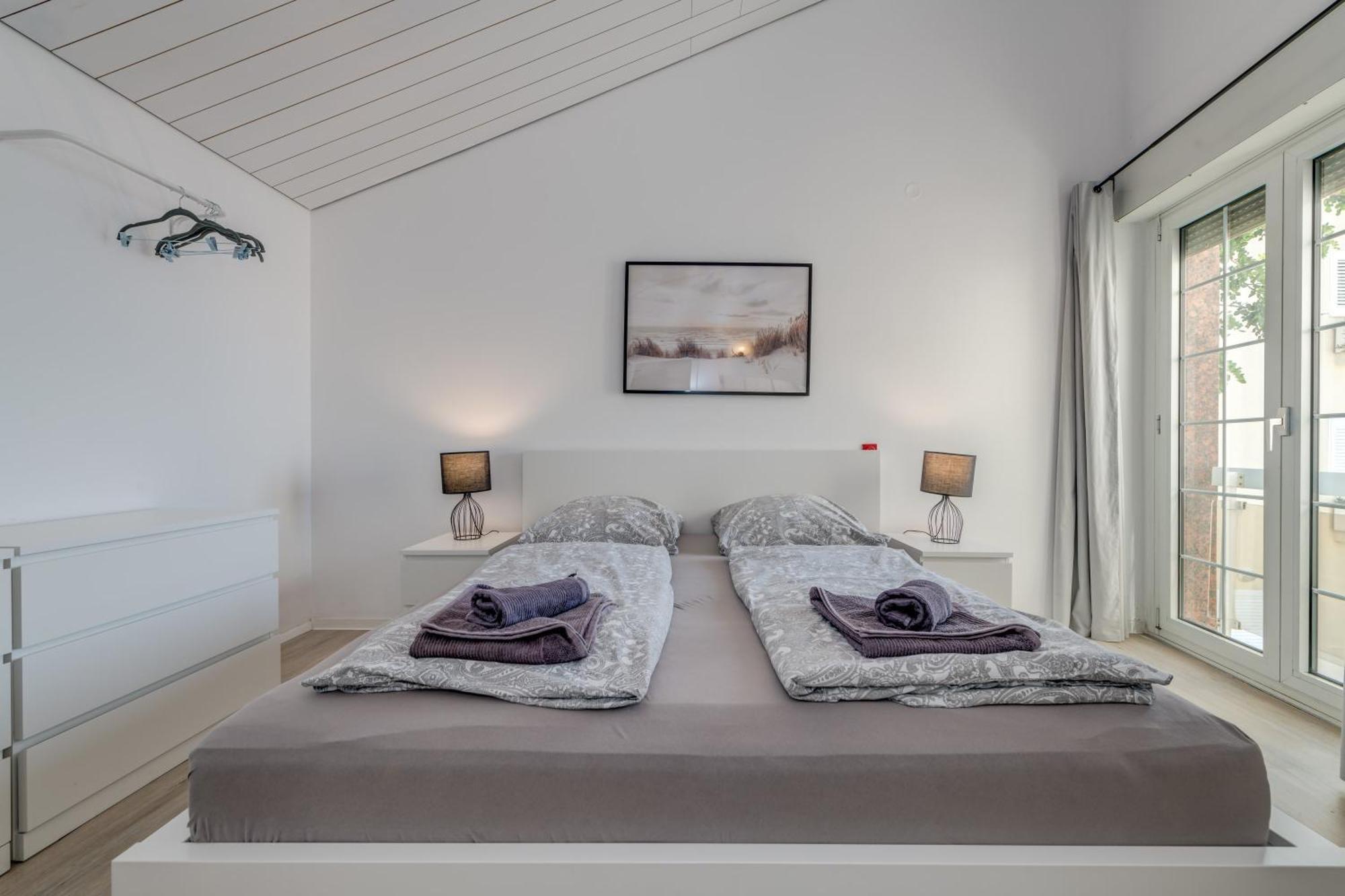 Apartments With Pool Vrdoljak โอมิช ห้อง รูปภาพ