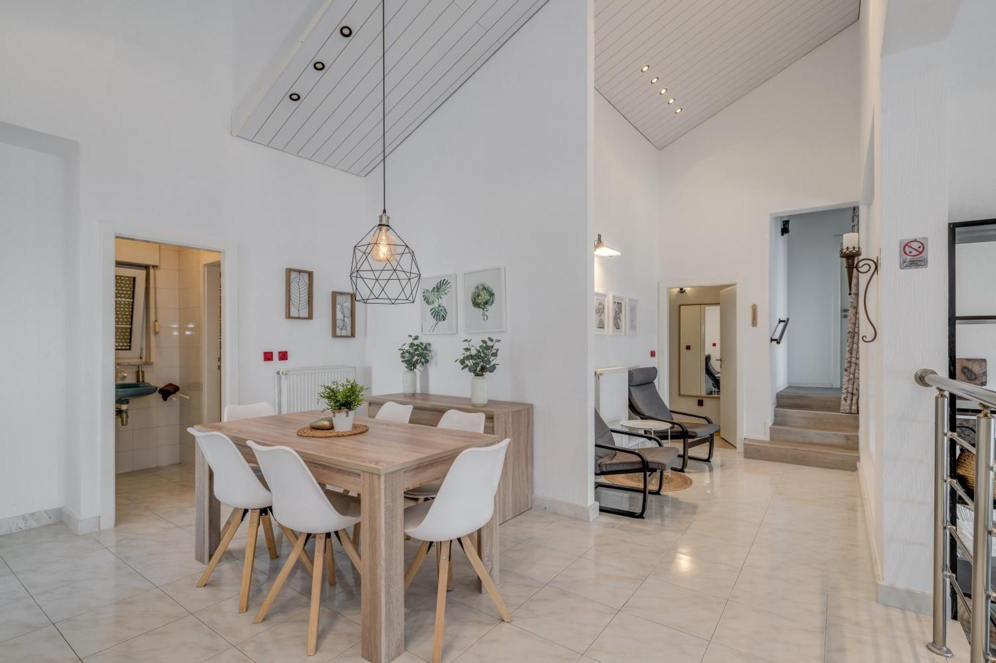 Apartments With Pool Vrdoljak โอมิช ห้อง รูปภาพ