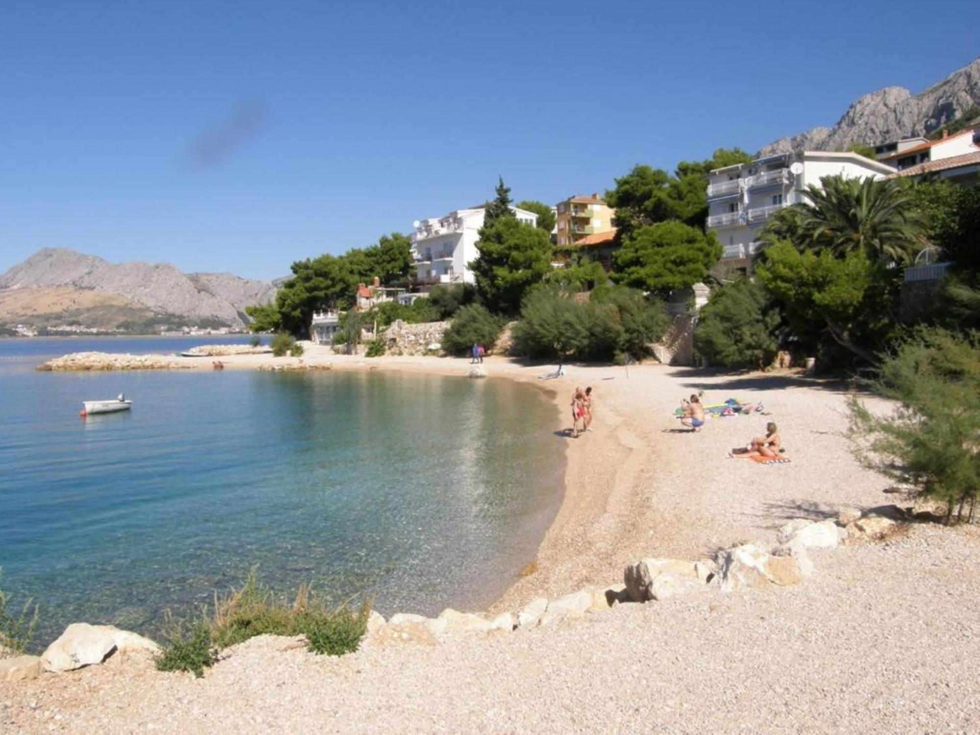 Apartments With Pool Vrdoljak โอมิช ห้อง รูปภาพ